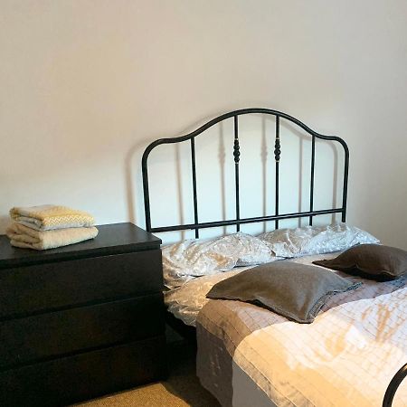 Beautiful Home, 3 Bedroom House Near Alton Towers, Wedgwood Museum, Universities Newcastle-under-Lyme Kültér fotó