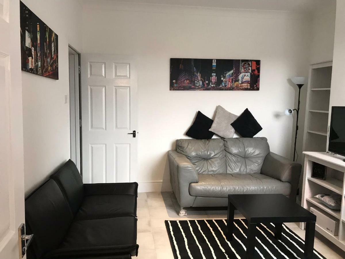Beautiful Home, 3 Bedroom House Near Alton Towers, Wedgwood Museum, Universities Newcastle-under-Lyme Kültér fotó