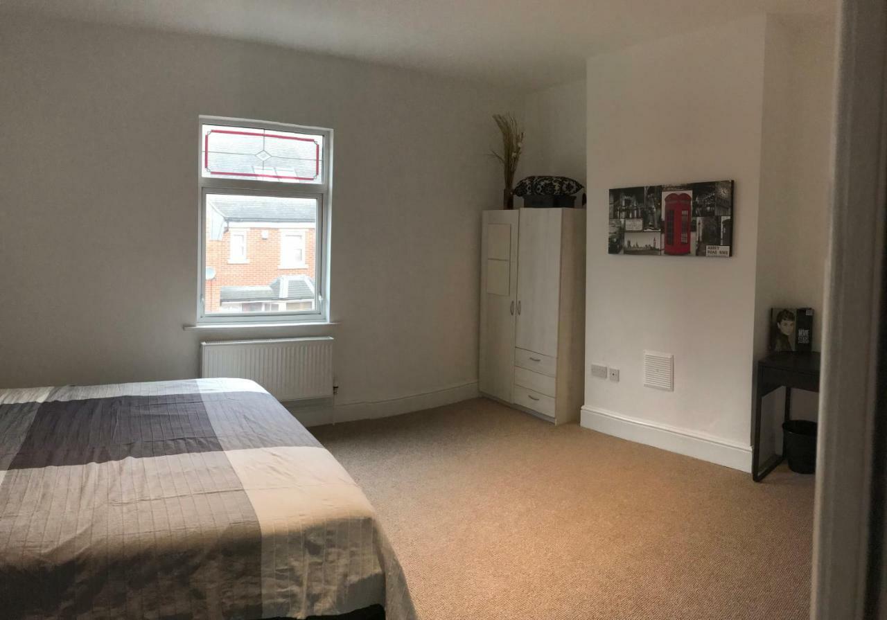 Beautiful Home, 3 Bedroom House Near Alton Towers, Wedgwood Museum, Universities Newcastle-under-Lyme Kültér fotó