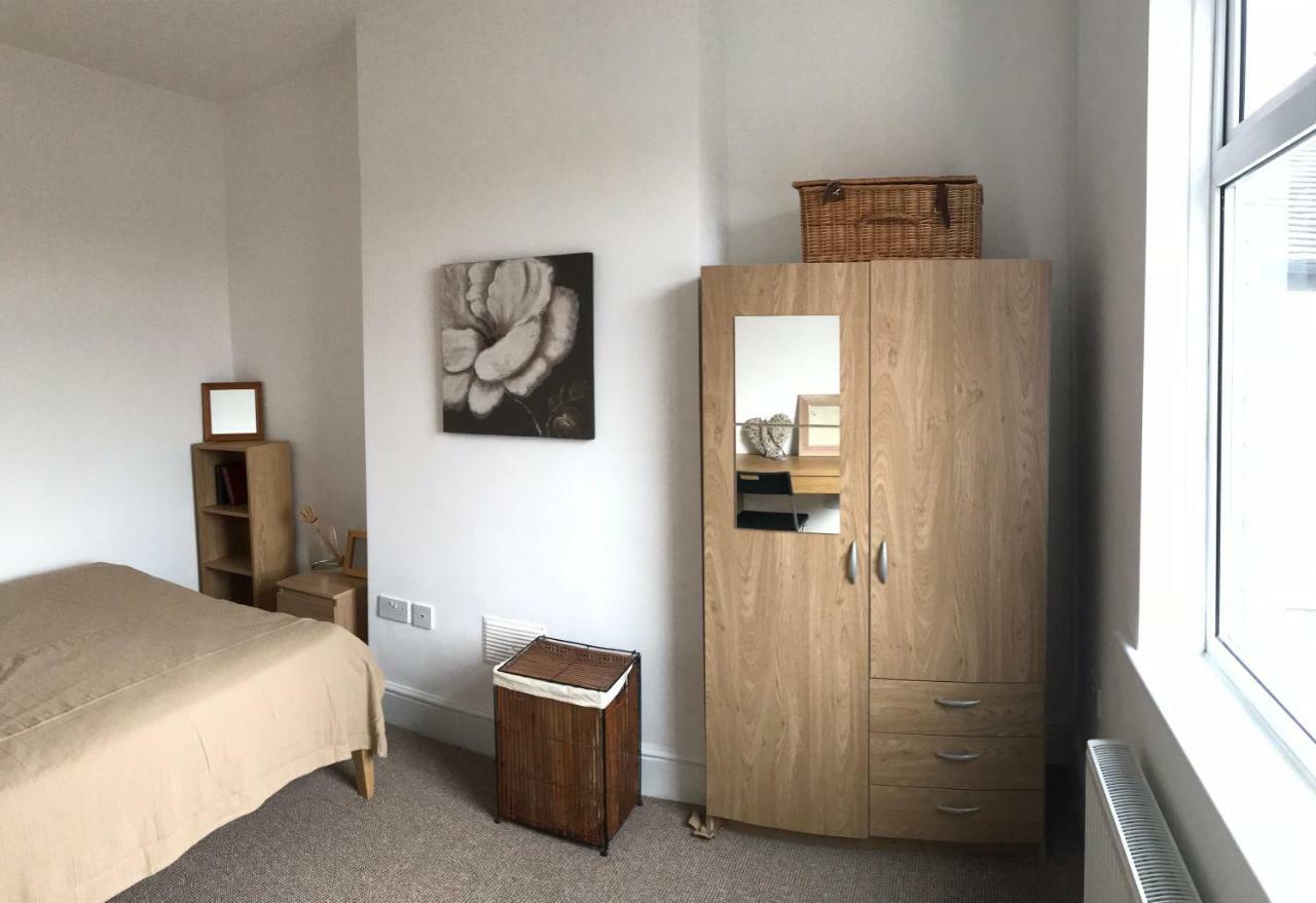 Beautiful Home, 3 Bedroom House Near Alton Towers, Wedgwood Museum, Universities Newcastle-under-Lyme Kültér fotó