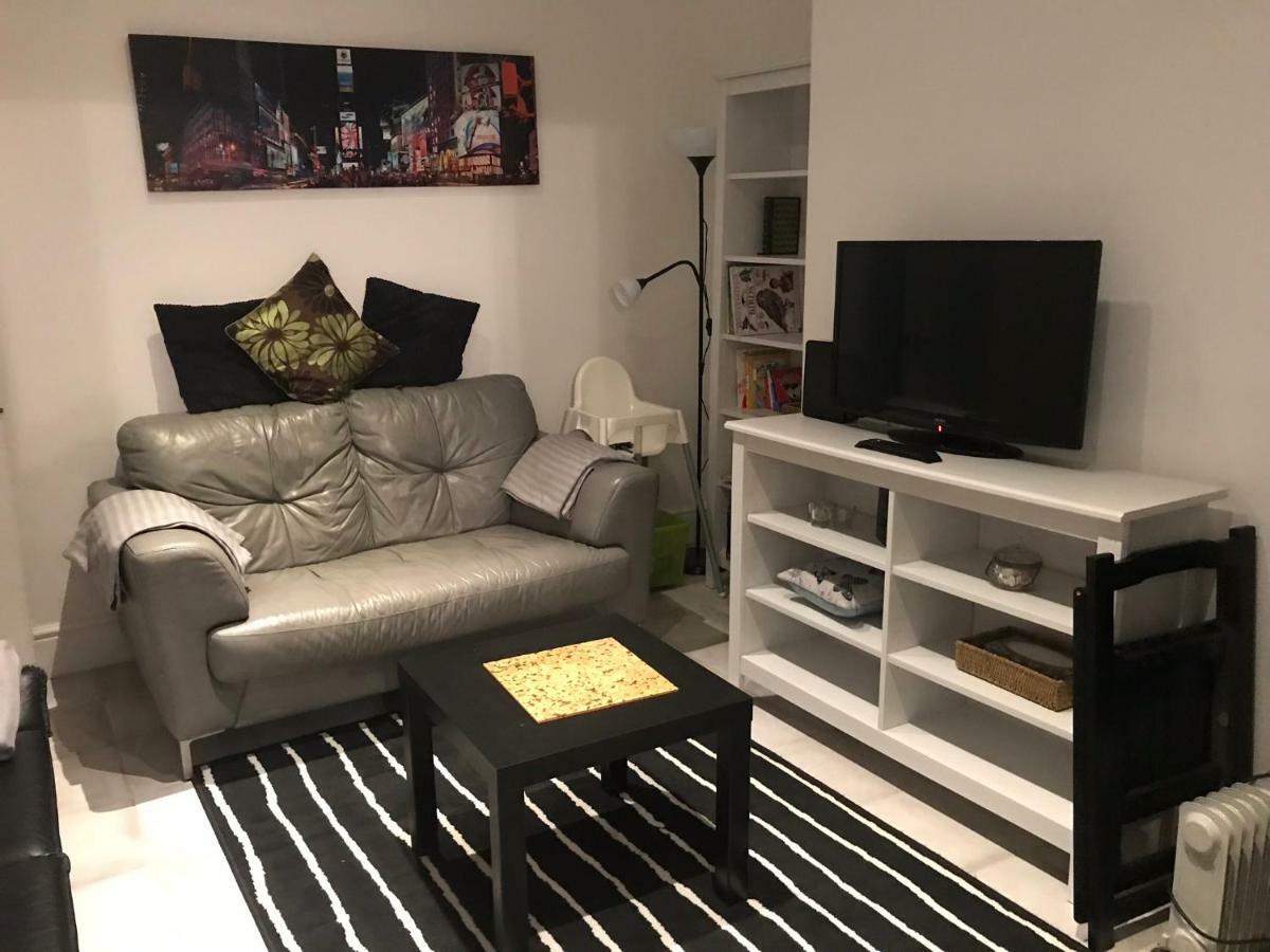 Beautiful Home, 3 Bedroom House Near Alton Towers, Wedgwood Museum, Universities Newcastle-under-Lyme Kültér fotó