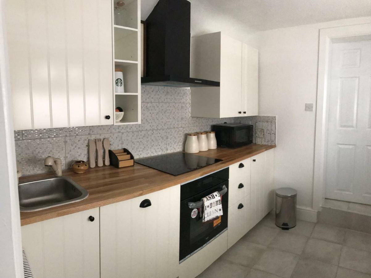 Beautiful Home, 3 Bedroom House Near Alton Towers, Wedgwood Museum, Universities Newcastle-under-Lyme Kültér fotó